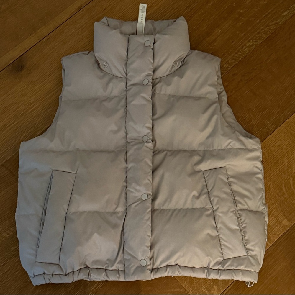 lululemon athletica Gray tan Puffy Puffer down Vest